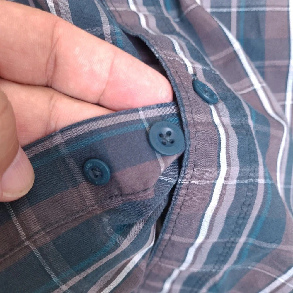 The North‎ Face Shirt Mens Medium Aqua Blue Gray Plaid Button Down Long Sleeve